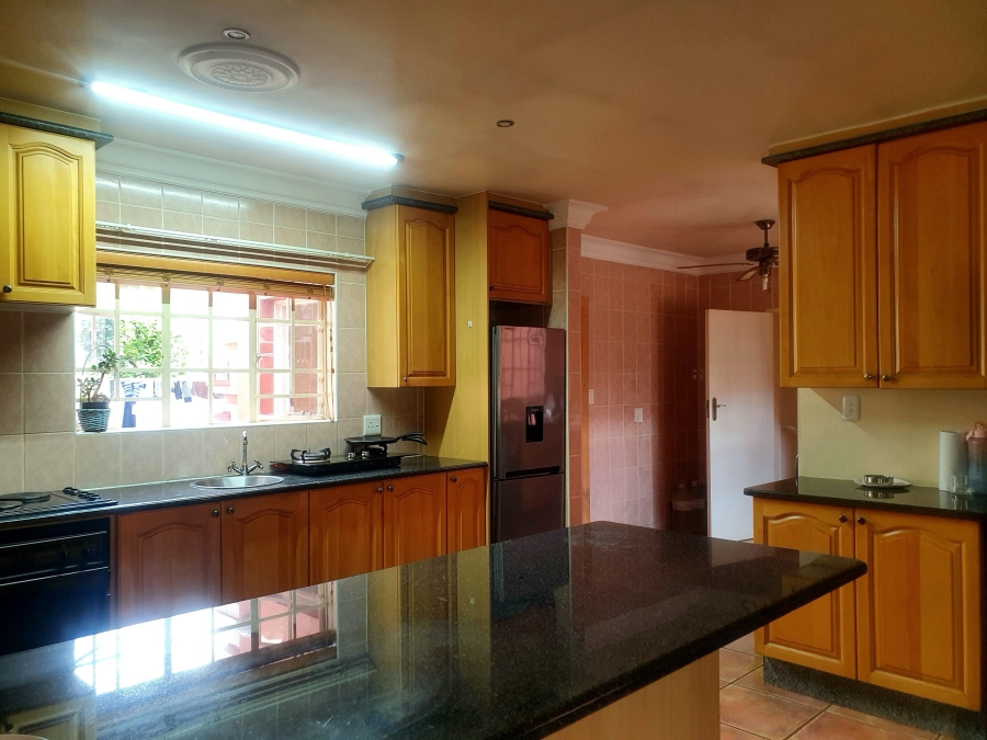 7 Bedroom Property for Sale in Eldo Glen Gauteng