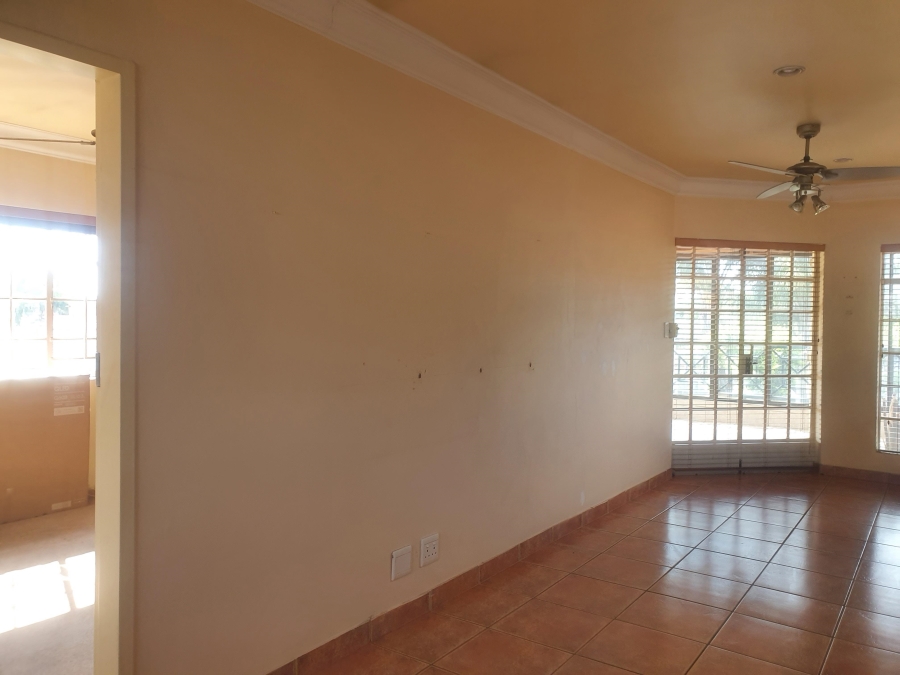 7 Bedroom Property for Sale in Eldo Glen Gauteng