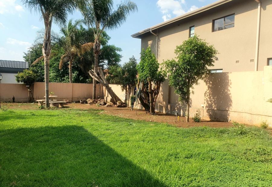 7 Bedroom Property for Sale in Eldo Glen Gauteng