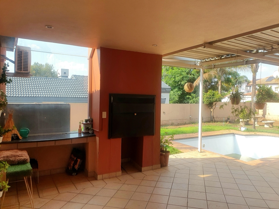 7 Bedroom Property for Sale in Eldo Glen Gauteng