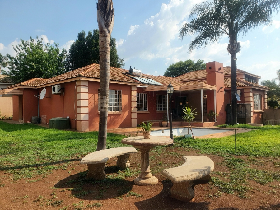 7 Bedroom Property for Sale in Eldo Glen Gauteng