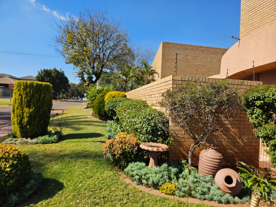 4 Bedroom Property for Sale in Erasmia Gauteng