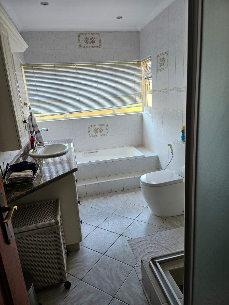 4 Bedroom Property for Sale in Erasmia Gauteng