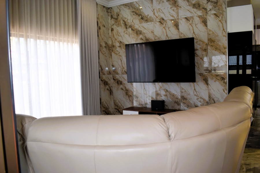 4 Bedroom Property for Sale in Kosmosdal Gauteng