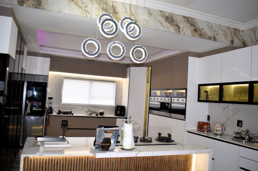 4 Bedroom Property for Sale in Kosmosdal Gauteng