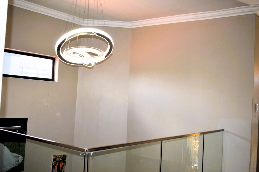 4 Bedroom Property for Sale in Kosmosdal Gauteng