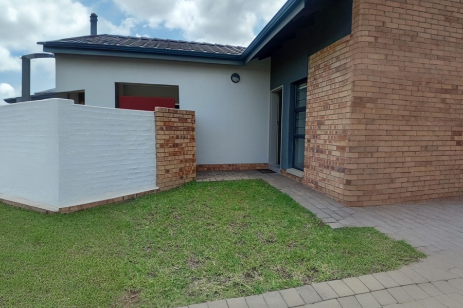 To Let 3 Bedroom Property for Rent in Amberfield Gauteng