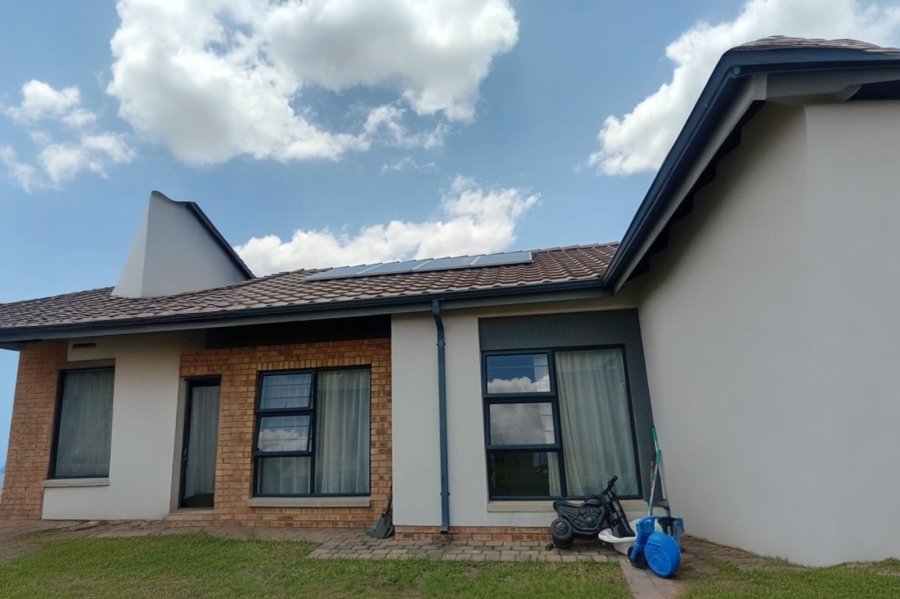 To Let 3 Bedroom Property for Rent in Amberfield Gauteng