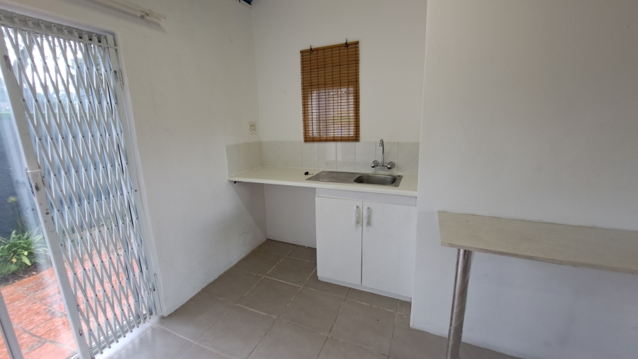 To Let 1 Bedroom Property for Rent in Helderkruin Gauteng