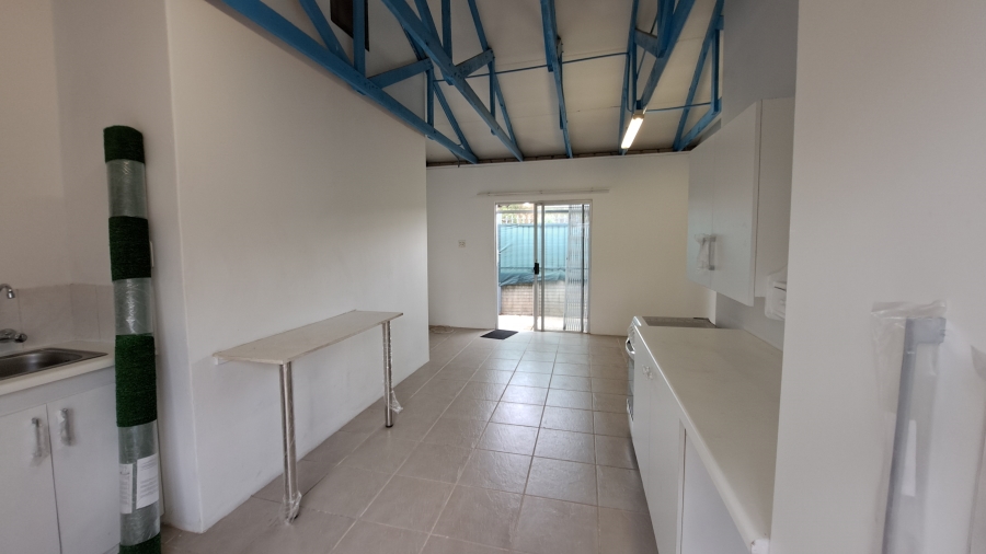 To Let 1 Bedroom Property for Rent in Helderkruin Gauteng