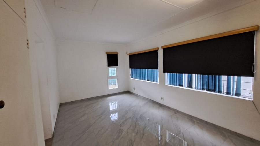 To Let 1 Bedroom Property for Rent in Helderkruin Gauteng