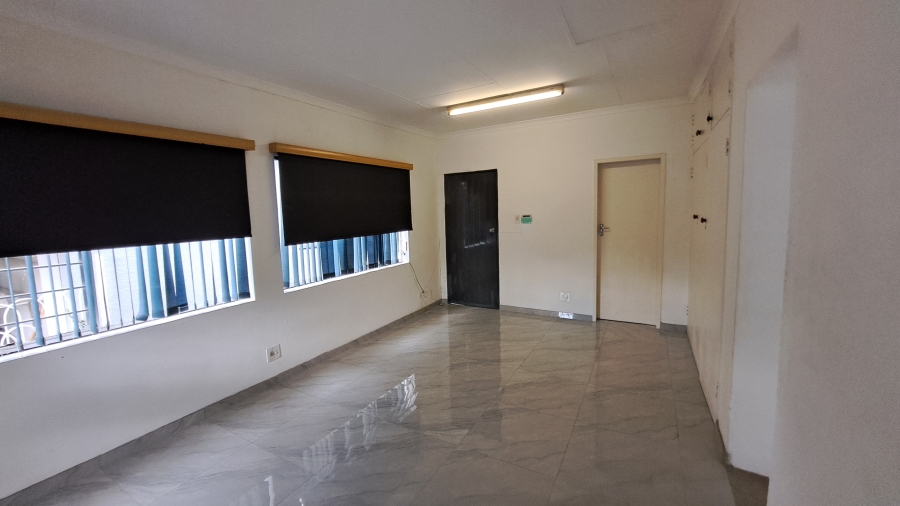 To Let 1 Bedroom Property for Rent in Helderkruin Gauteng