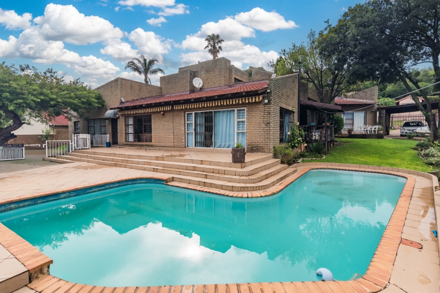 4 Bedroom Property for Sale in Rant En Dal Gauteng