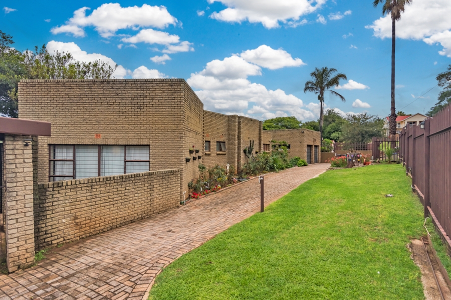4 Bedroom Property for Sale in Rant En Dal Gauteng