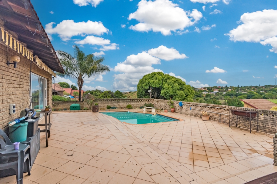 4 Bedroom Property for Sale in Rant En Dal Gauteng