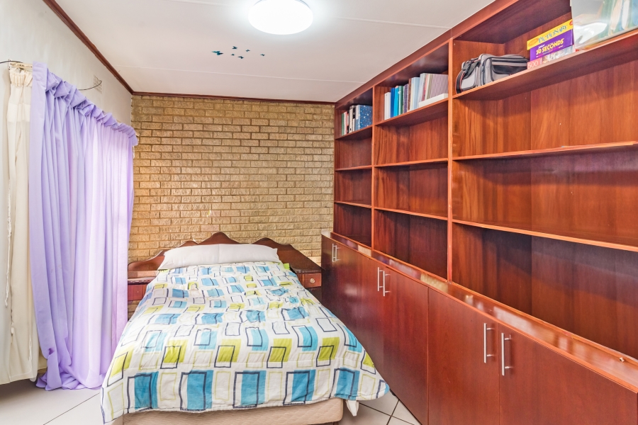 4 Bedroom Property for Sale in Rant En Dal Gauteng