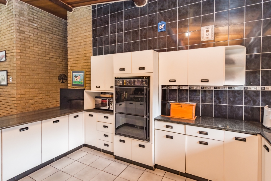 4 Bedroom Property for Sale in Rant En Dal Gauteng