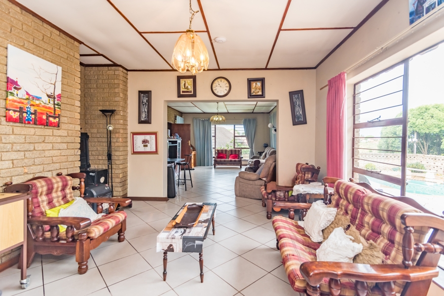 4 Bedroom Property for Sale in Rant En Dal Gauteng