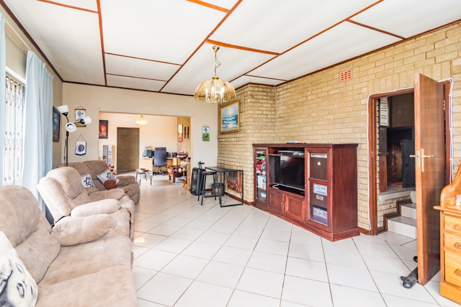 4 Bedroom Property for Sale in Rant En Dal Gauteng