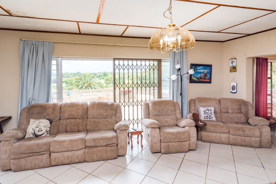 4 Bedroom Property for Sale in Rant En Dal Gauteng