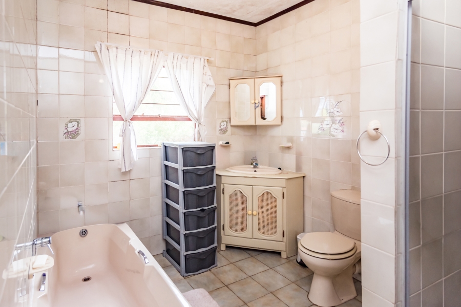 4 Bedroom Property for Sale in Rant En Dal Gauteng