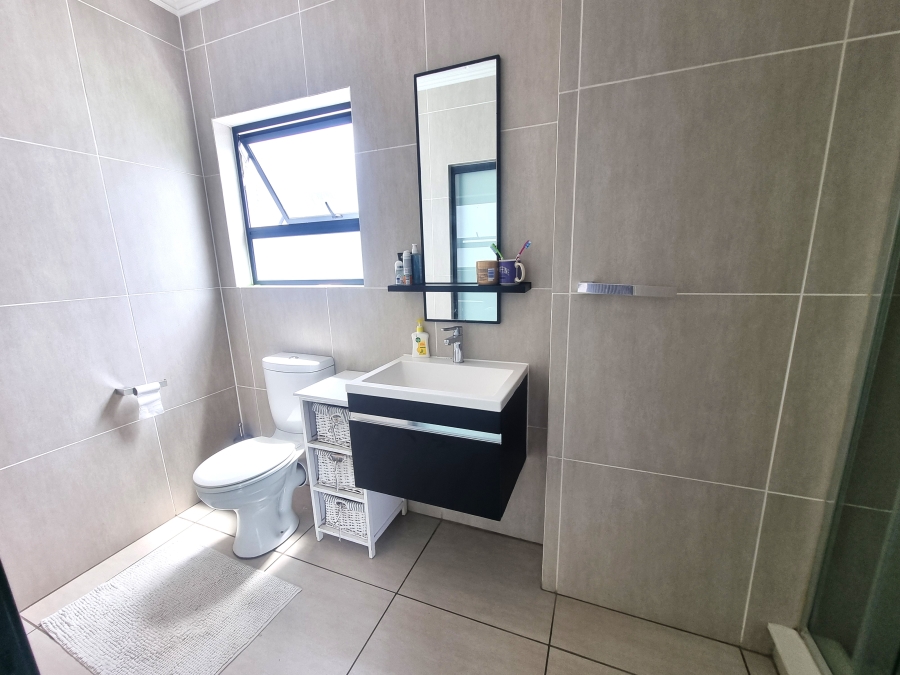 To Let 3 Bedroom Property for Rent in Greenstone Hill Gauteng