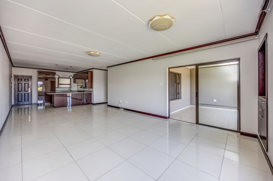 To Let 2 Bedroom Property for Rent in Broadacres Gauteng