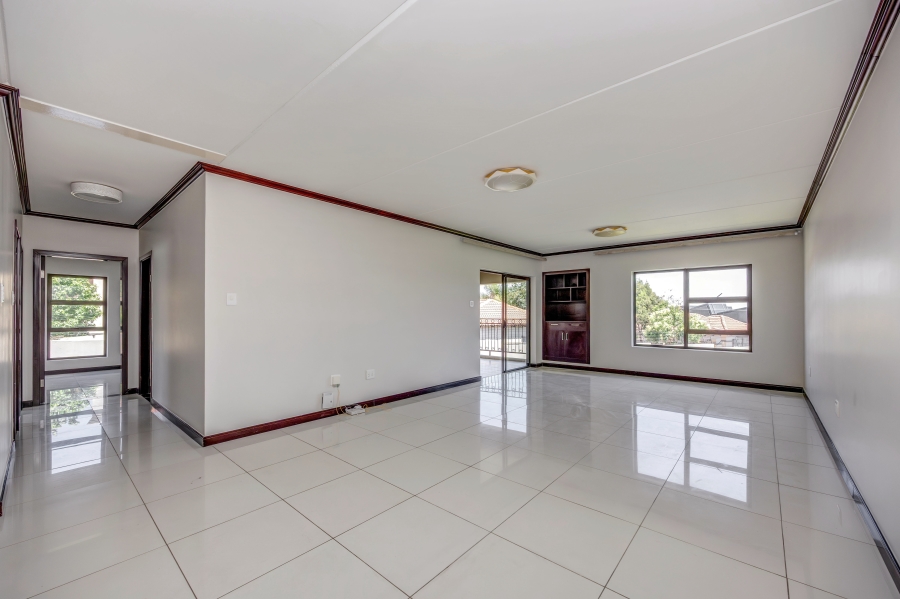 To Let 2 Bedroom Property for Rent in Broadacres Gauteng