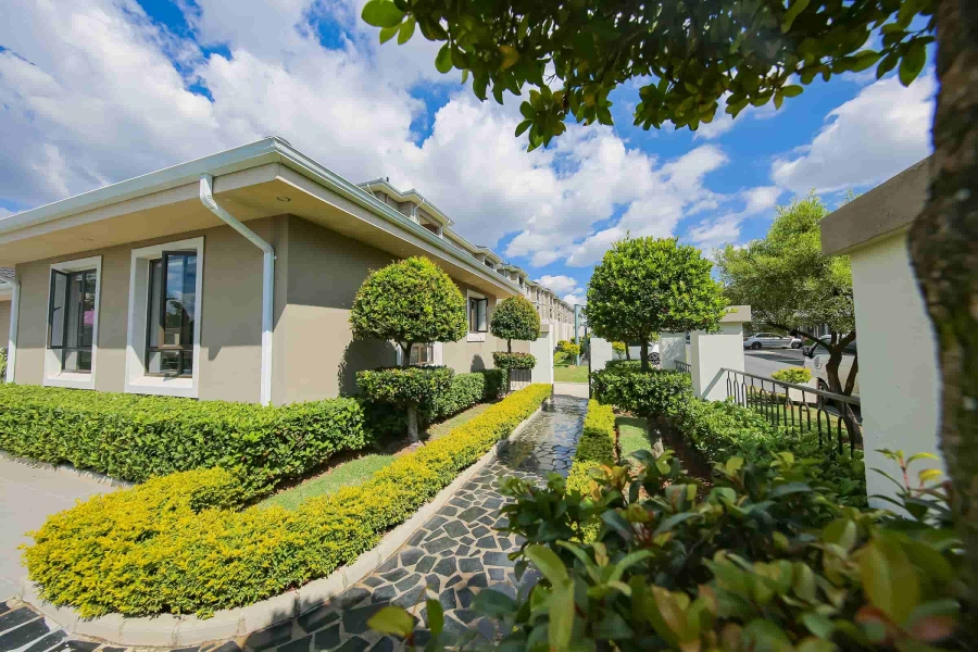 To Let 2 Bedroom Property for Rent in Broadacres Gauteng