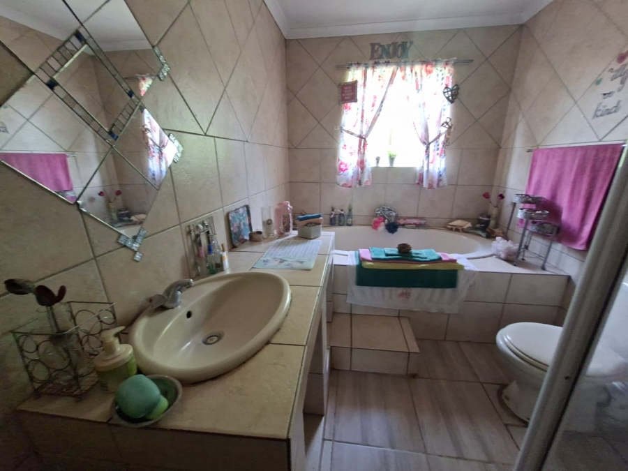 4 Bedroom Property for Sale in Selcourt Gauteng