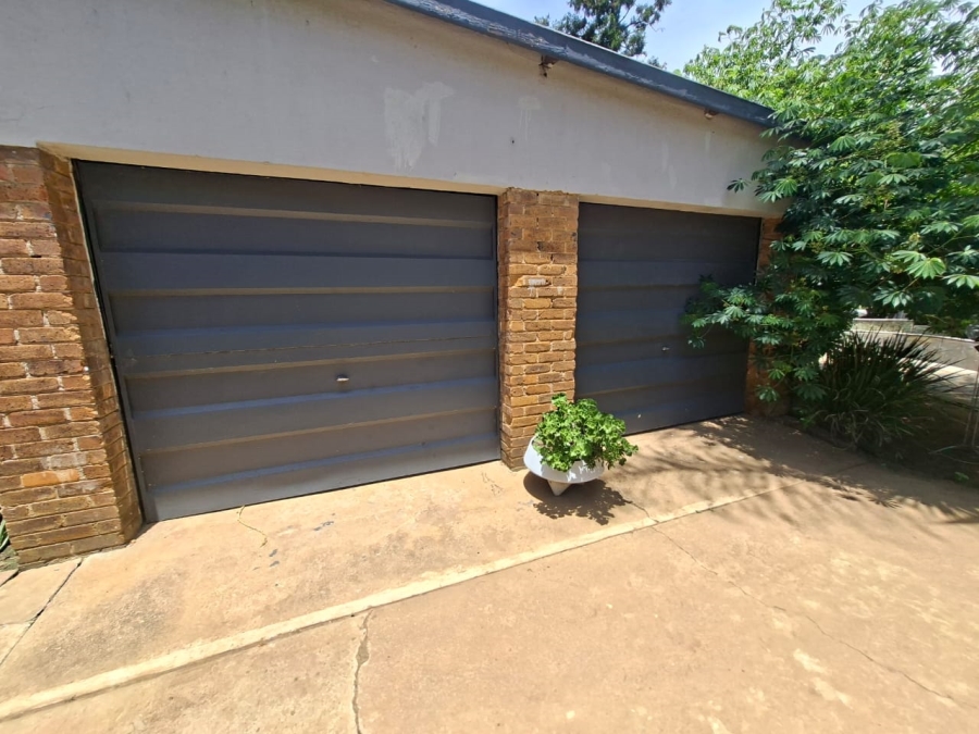 4 Bedroom Property for Sale in Selcourt Gauteng
