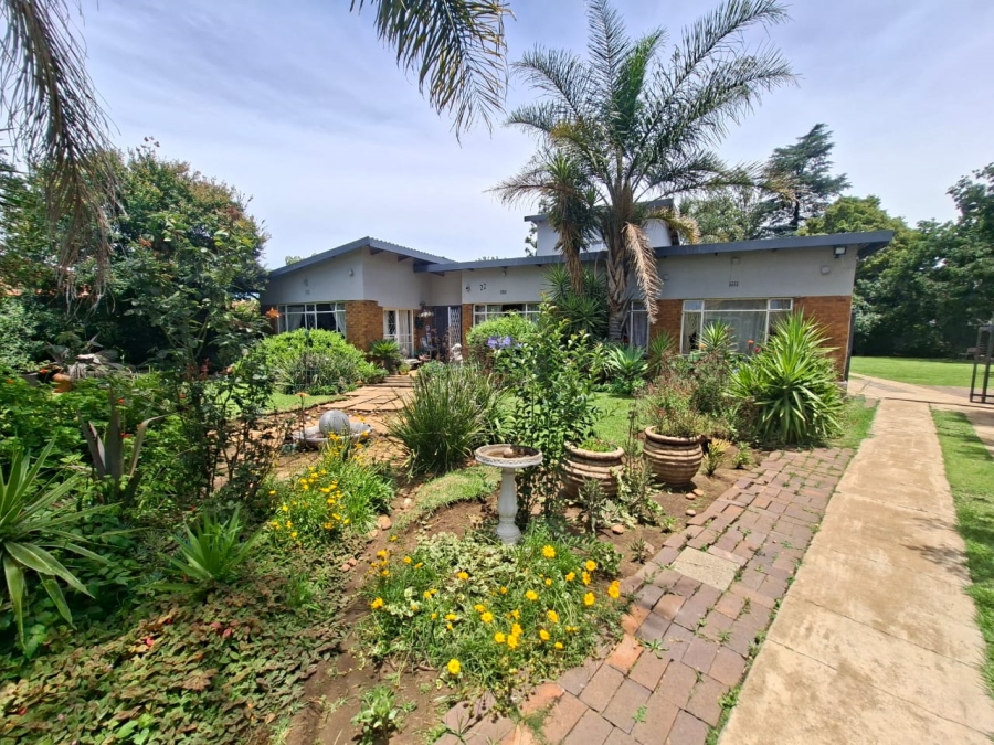 4 Bedroom Property for Sale in Selcourt Gauteng