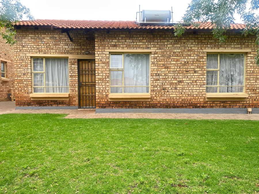 3 Bedroom Property for Sale in Dawn Park Gauteng