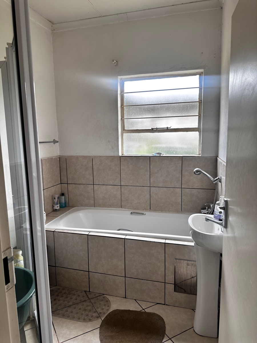 3 Bedroom Property for Sale in Dawn Park Gauteng