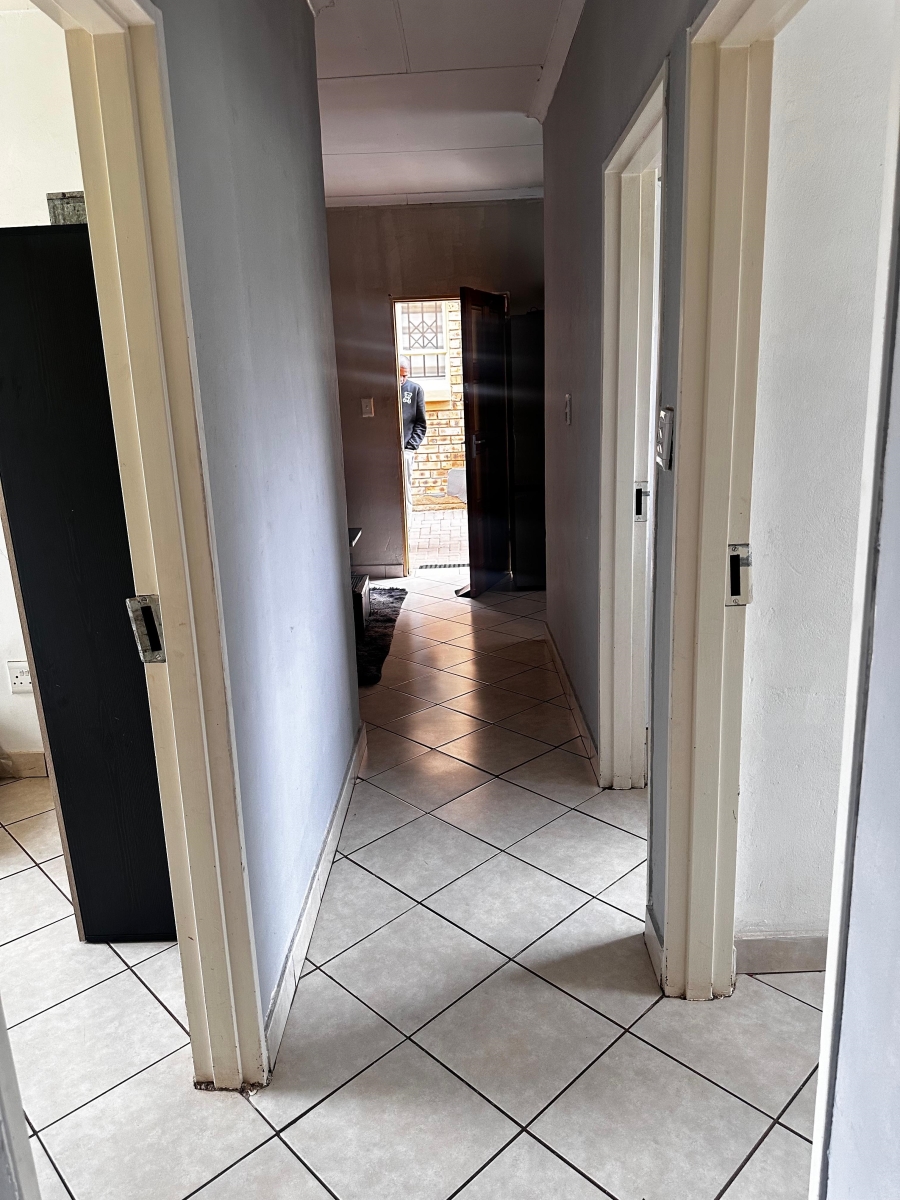 3 Bedroom Property for Sale in Dawn Park Gauteng