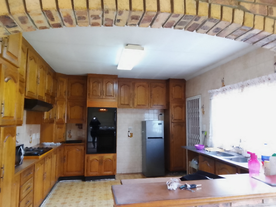 To Let 3 Bedroom Property for Rent in Glen Austin Gauteng