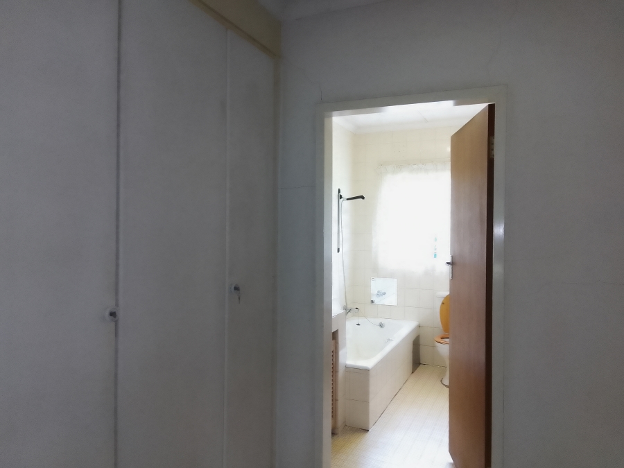 To Let 3 Bedroom Property for Rent in Glen Austin Gauteng