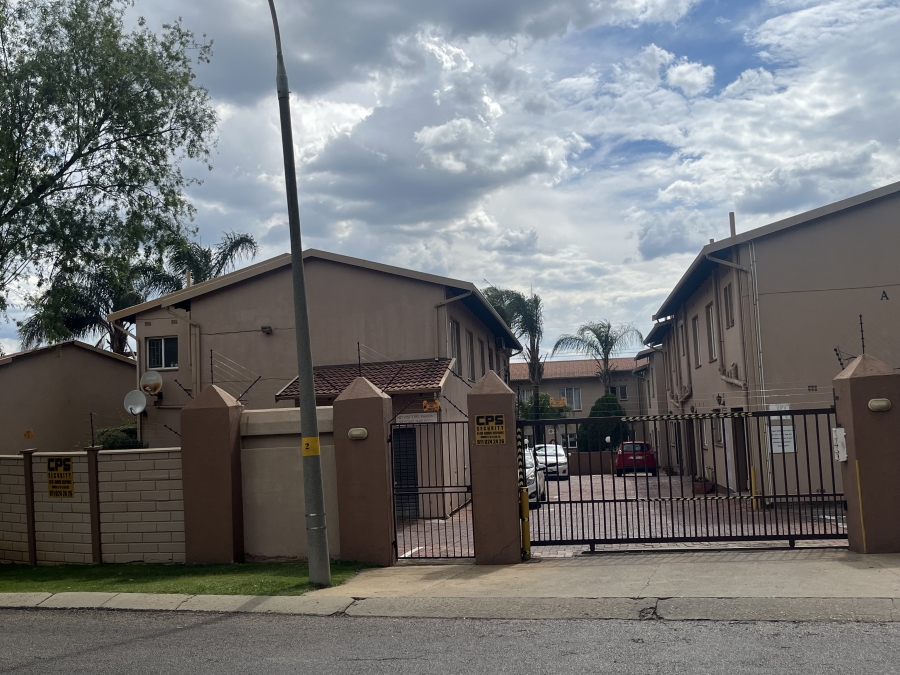 3 Bedroom Property for Sale in Verwoerdpark Gauteng