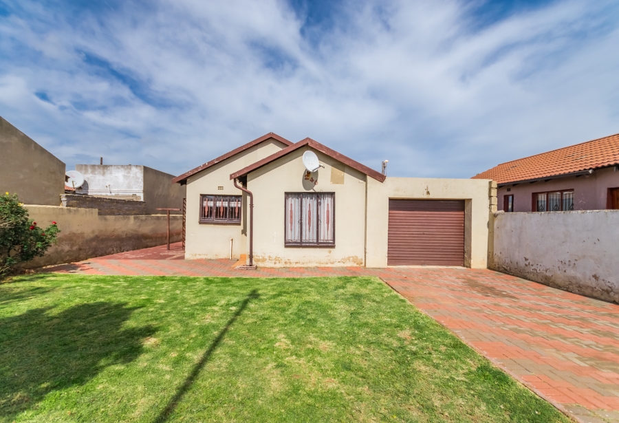 3 Bedroom Property for Sale in Dobsonville Gardens Gauteng