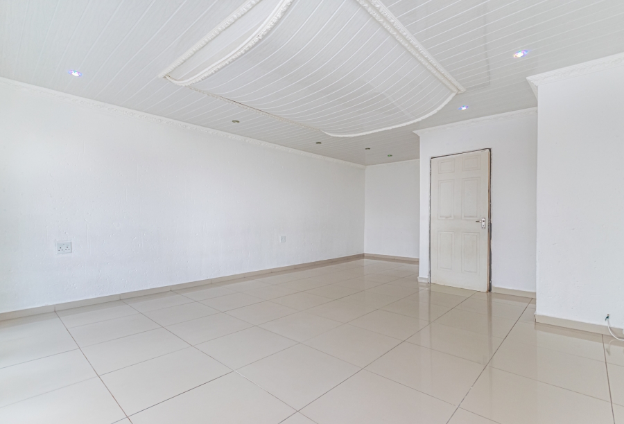 4 Bedroom Property for Sale in Naledi Gauteng