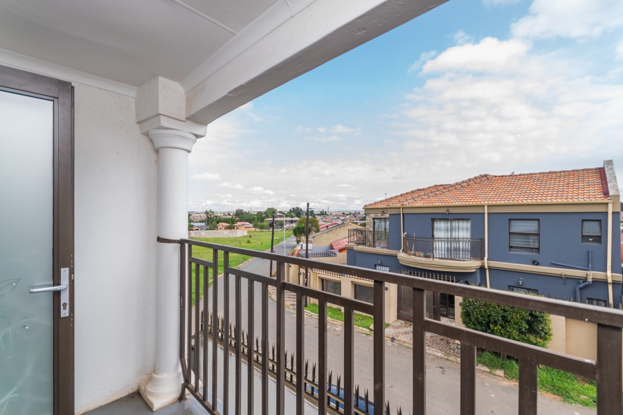 4 Bedroom Property for Sale in Naledi Gauteng