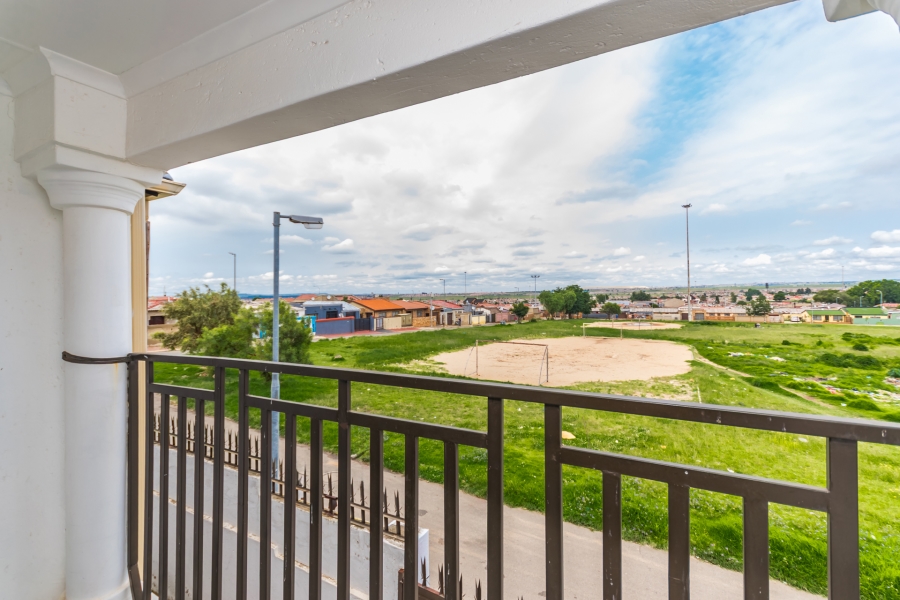 4 Bedroom Property for Sale in Naledi Gauteng