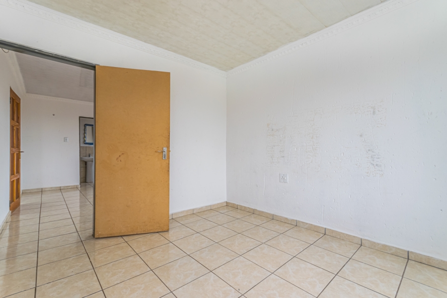 4 Bedroom Property for Sale in Naledi Gauteng