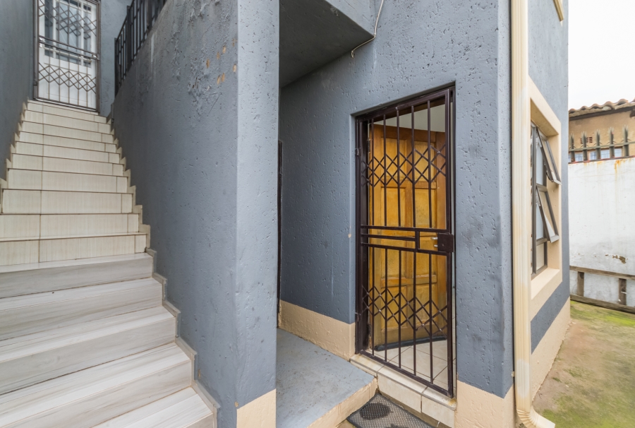 4 Bedroom Property for Sale in Naledi Gauteng