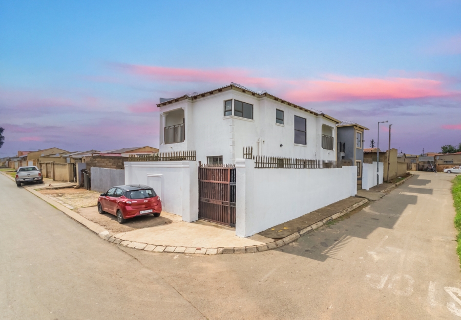 4 Bedroom Property for Sale in Naledi Gauteng