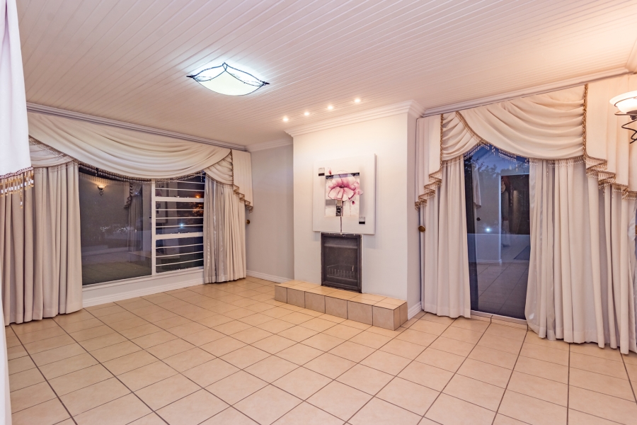 6 Bedroom Property for Sale in Noordheuwel Gauteng