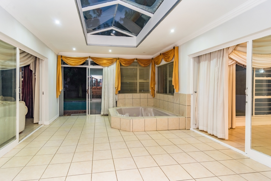 6 Bedroom Property for Sale in Noordheuwel Gauteng