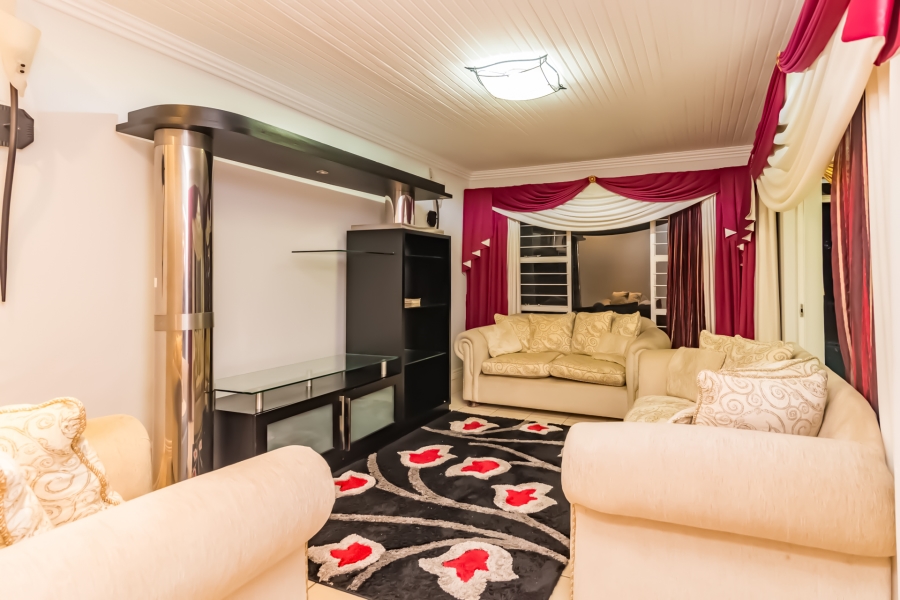 6 Bedroom Property for Sale in Noordheuwel Gauteng