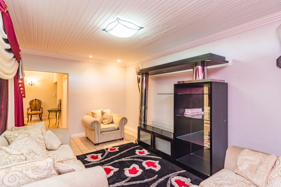 6 Bedroom Property for Sale in Noordheuwel Gauteng