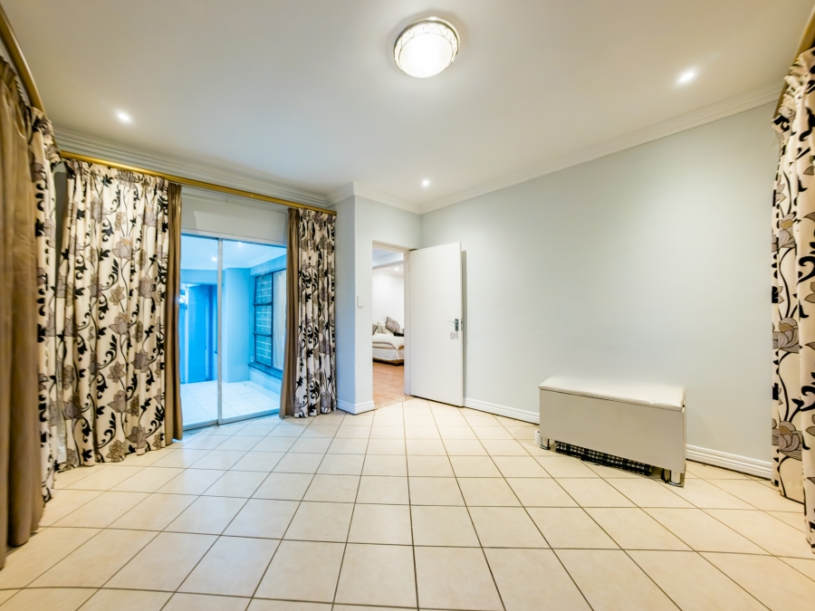 6 Bedroom Property for Sale in Noordheuwel Gauteng